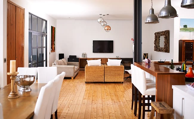 Homepage image featuring a gallery interior with various artworks